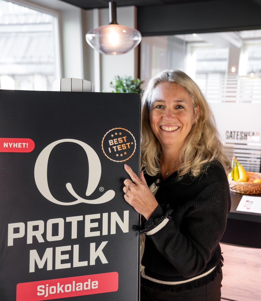 Kristine_med_Q_Proteinmelk_KVI_20747_Foto_Martin_Lavik_Nygaard (1)
