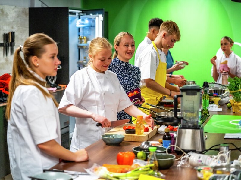 3f379520-11f2-431f-b013-dd7b28cc50d8-v-34 3f379520-11f2-431f-b013-dd7b28cc50d8-v-34