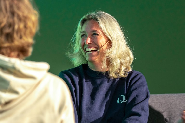 Q-sjef Kristine Aasheim smiler til programleder for Matredderdagen 202